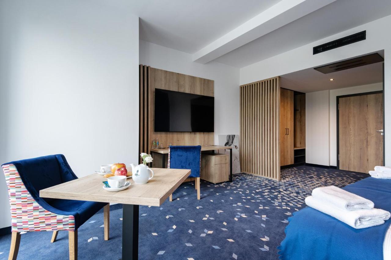 Ilkus Hotel & Restaurant Krze 外观 照片