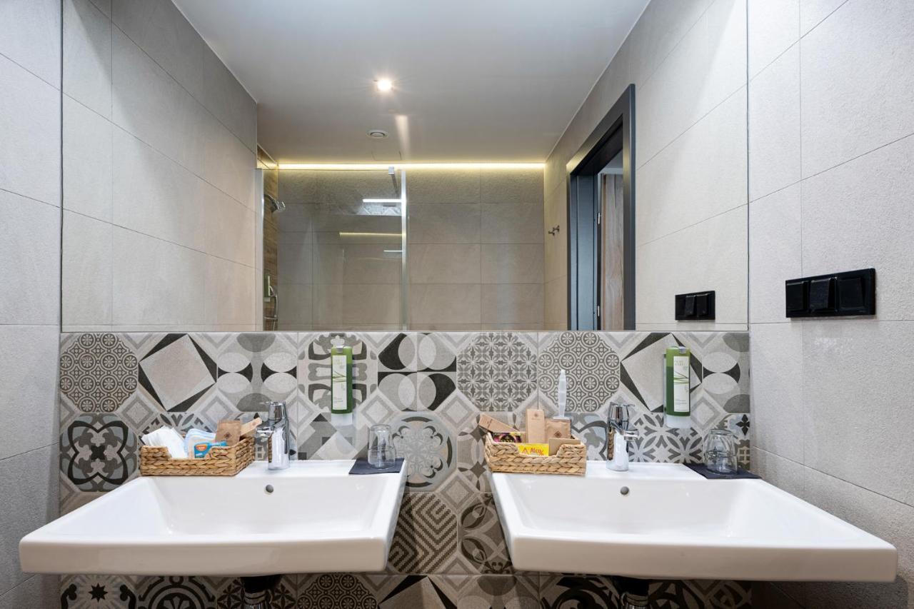 Ilkus Hotel & Restaurant Krze 外观 照片